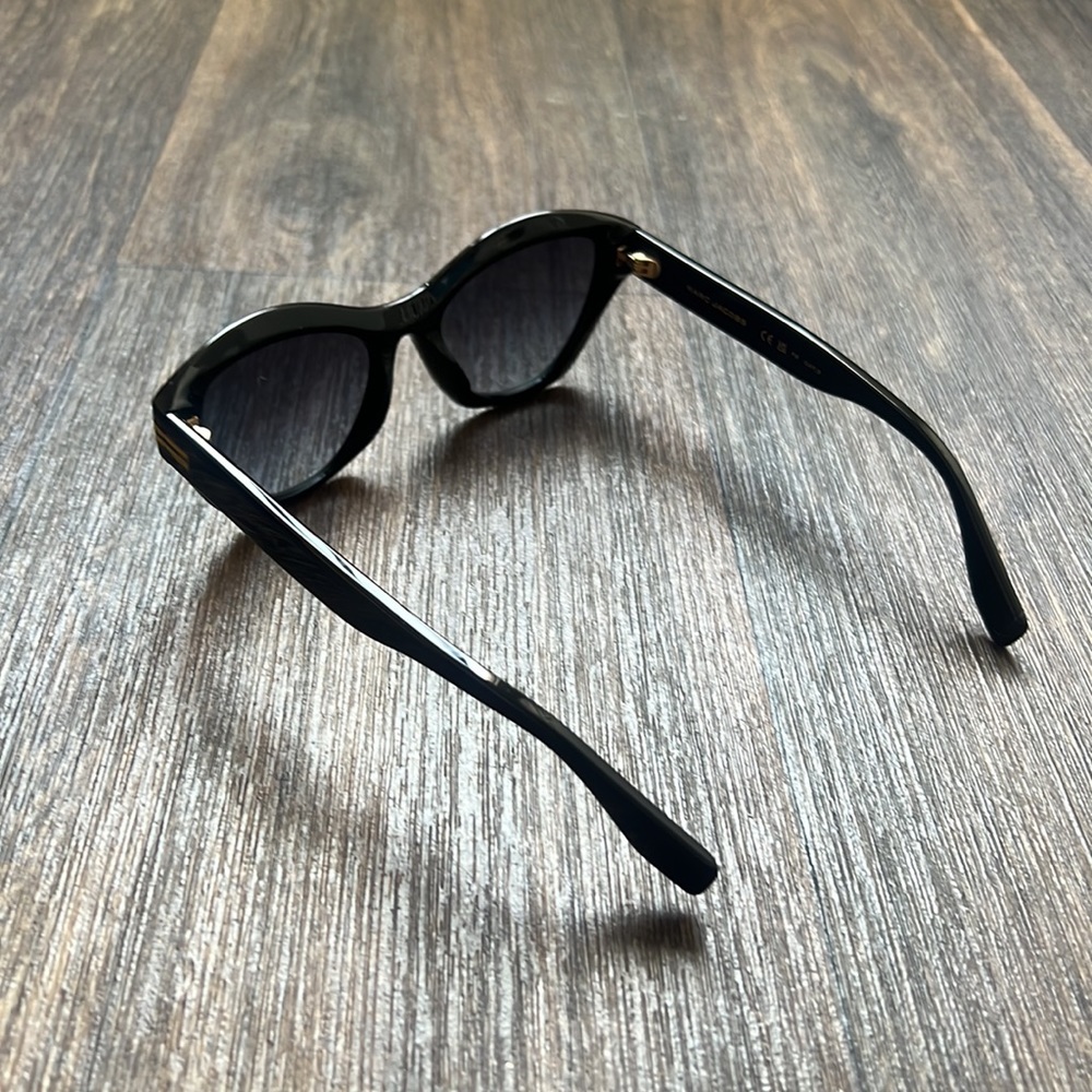 MARC JACOBS Black Cat-Eye Sunglasses - Picture 4 of 5
